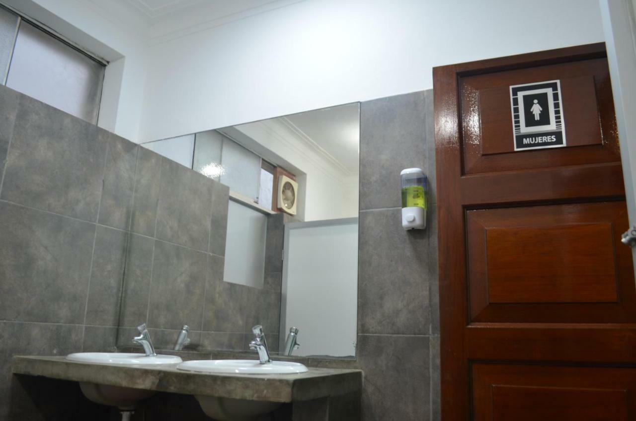 Andes Backpackers Hostel Lima Exterior photo